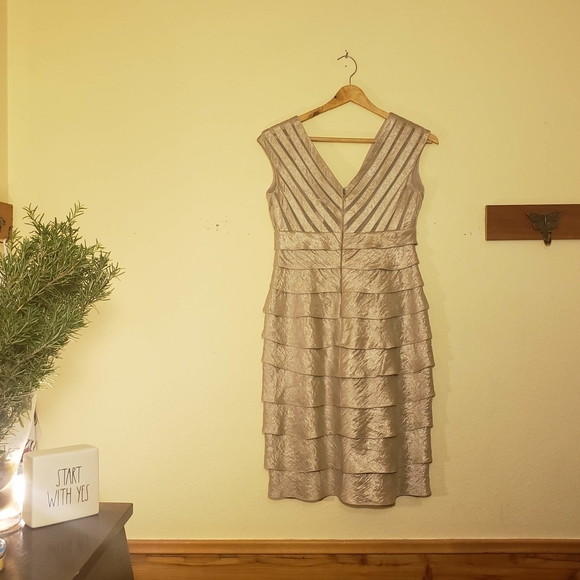 Adrianna Papell Champagne Ruffled Dress sz 4P - Picture 5 of 8